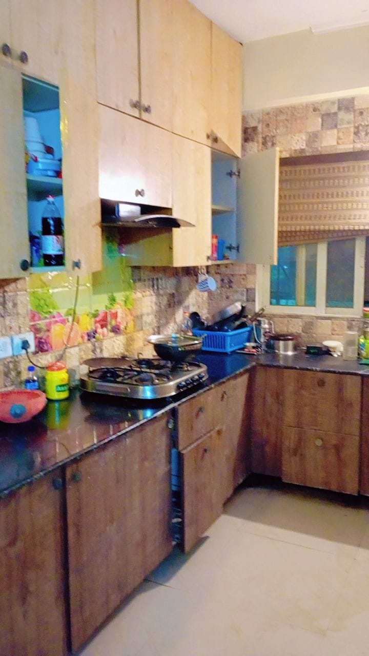Single occupancy fully furnished rooms available in 3 bhk and 4 bhk flat in gated society